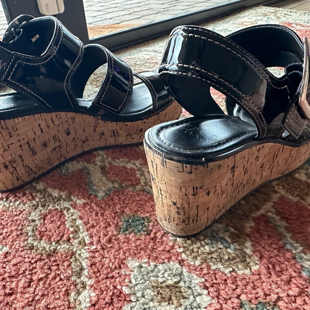 Donald J. Pliner Sandals Black Patent Leather Cork Wedge Irving sz 8 worn once - Picture 7 of 8